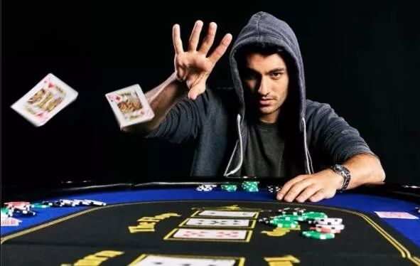 坐在按钮位，你的策略优势才刚刚开始